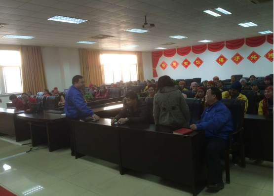 新疆劳务输出人员市委导高度重视